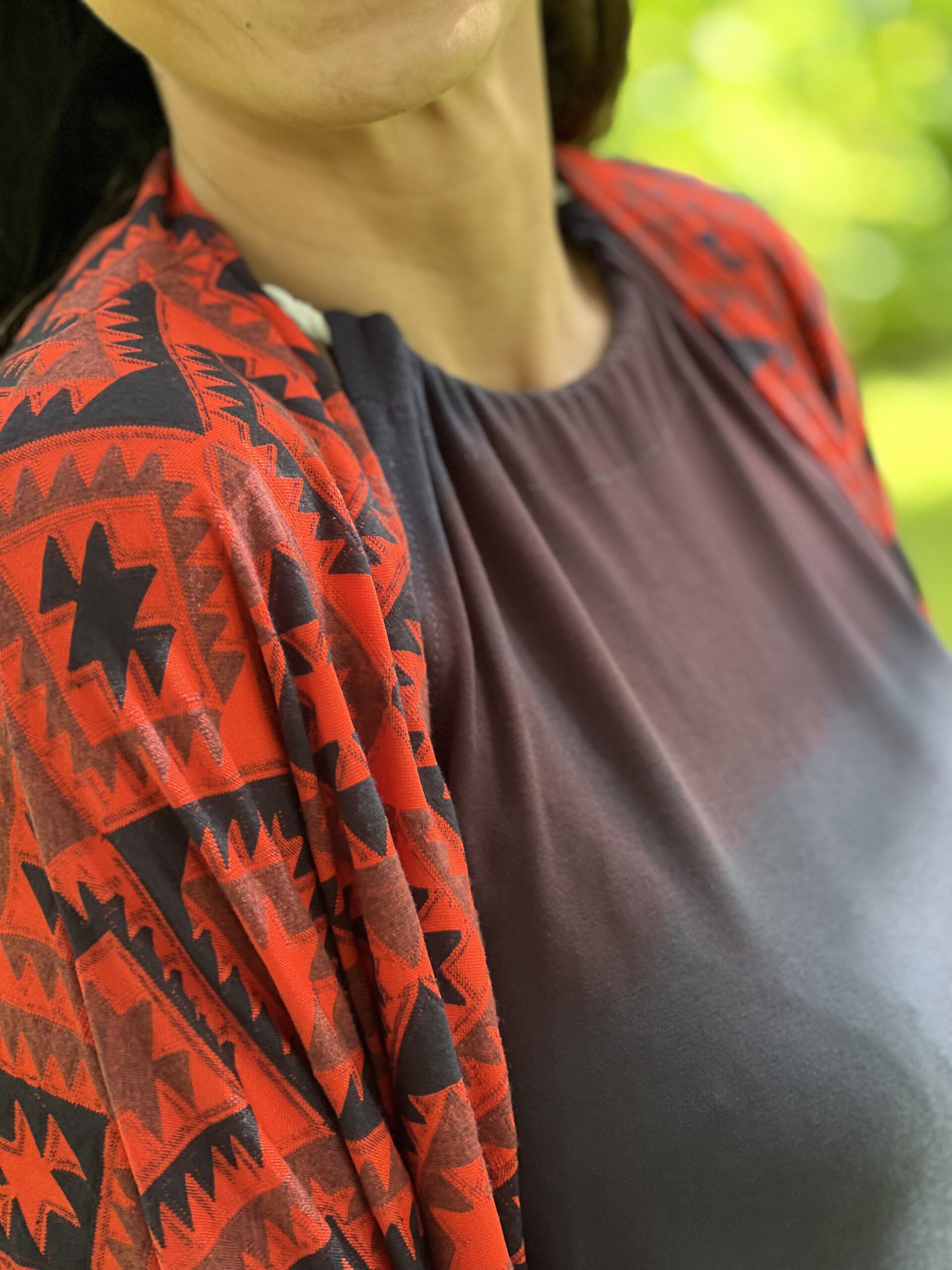 Kimono Noche Azteca – siła czerni i energia koloru - obrazek 9